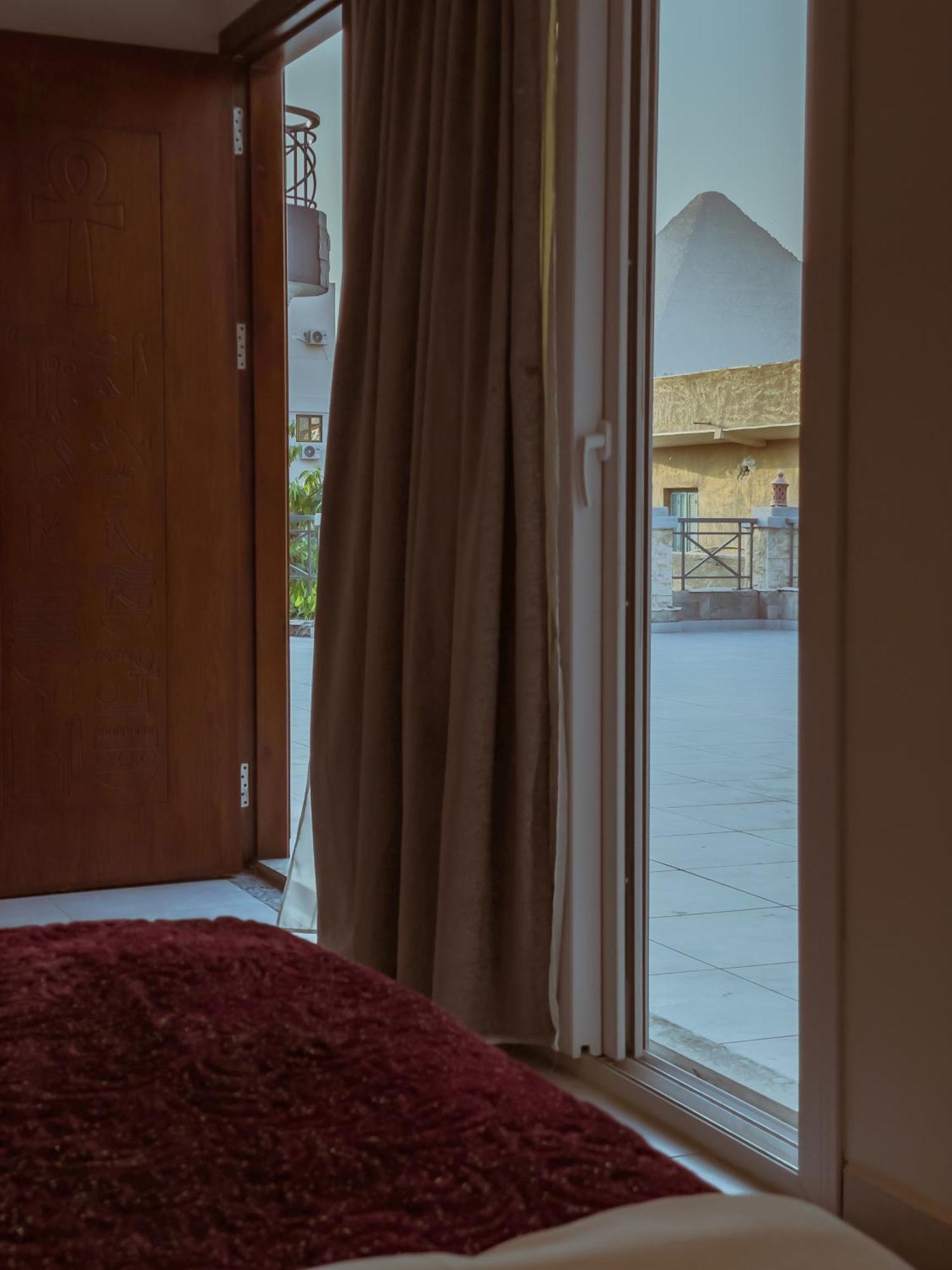 King Khufu Pyramids View Hotel Kafret el-Gabal Rom bilde