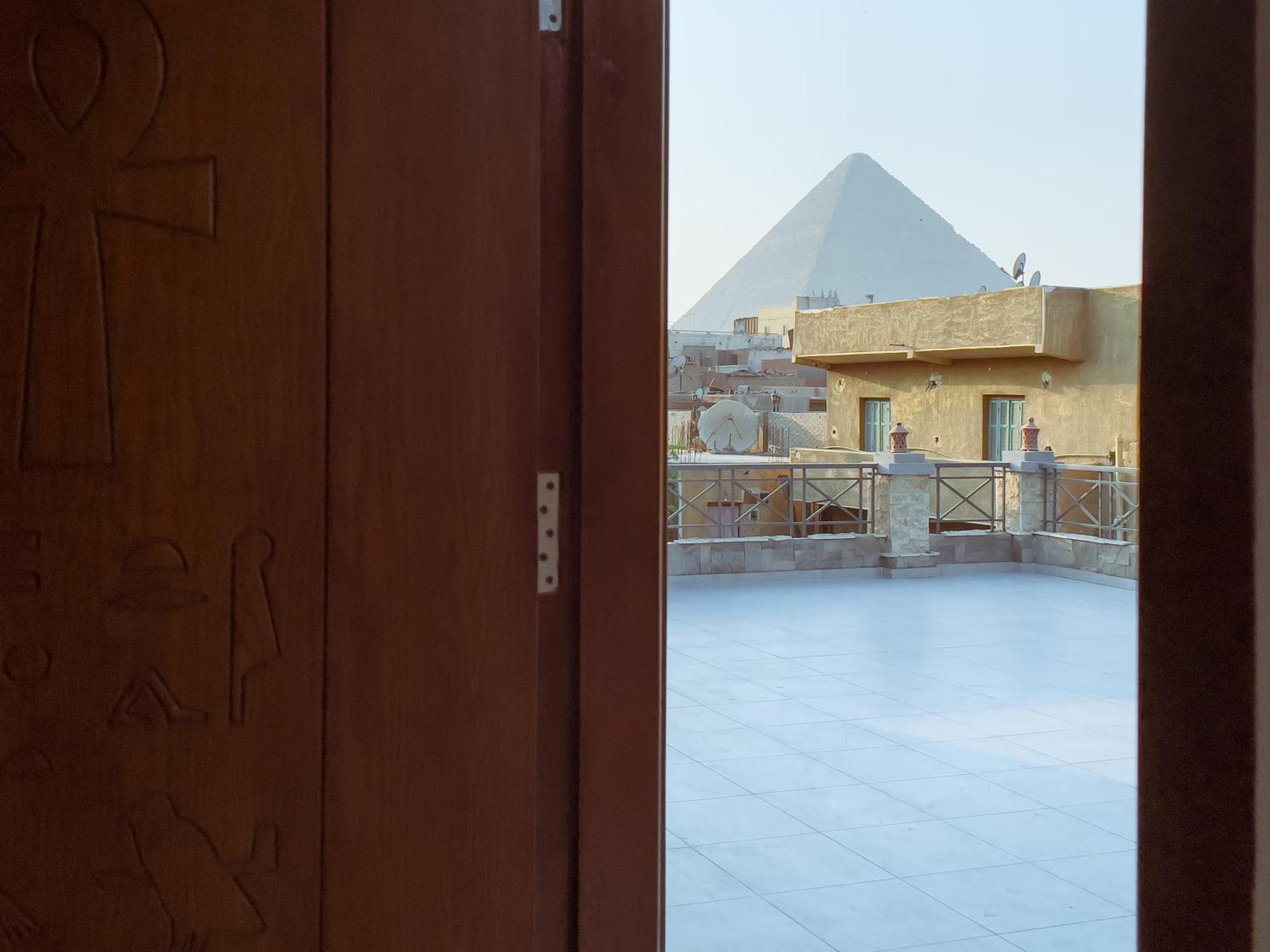 King Khufu Pyramids View Hotel Kafret el-Gabal Rom bilde